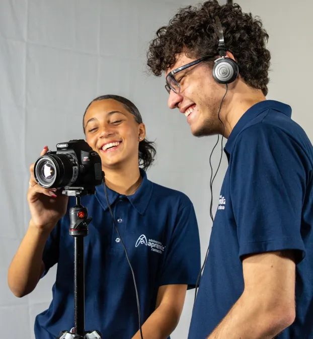 Alunos filmando